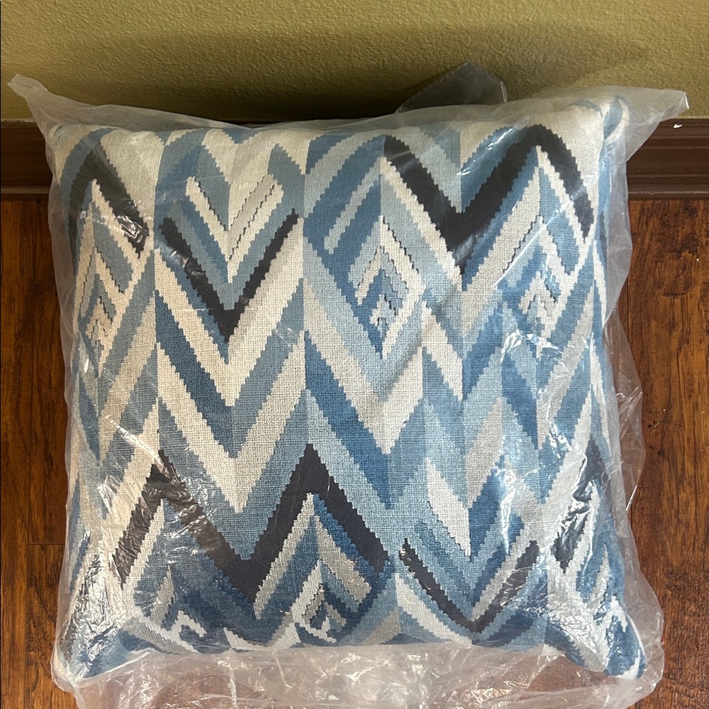NEW MISSONI Zigzag Blue and White Pillow. SET OF 2